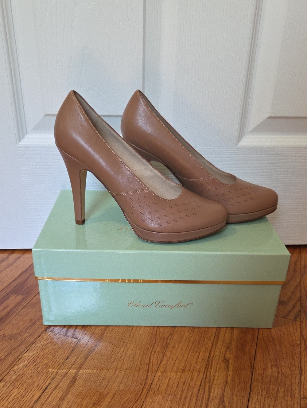 Julie Lopez All Leather Pumps-sz. 6.5 Made In Italy